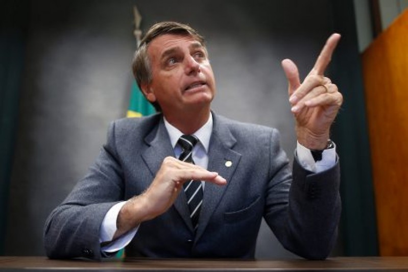 Resultado de imagem para A campanha eleitoral esquentou e em agosto foram registradas as candidaturas com 13 chapas na disputa pelo PalÃ¡cio do Planalto
